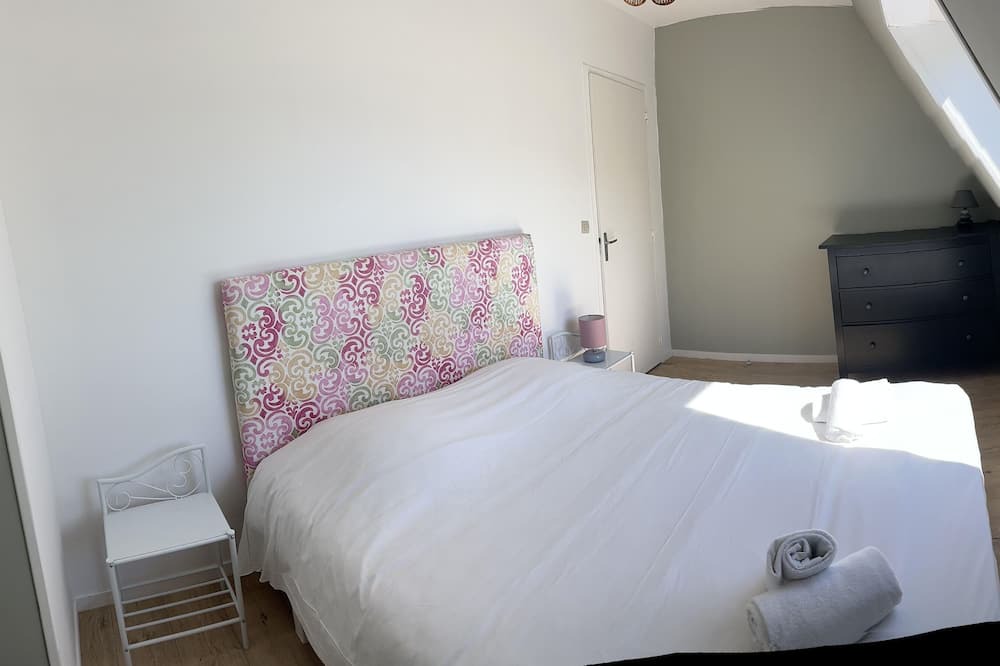 Photo of Bedroom in Jumieges
