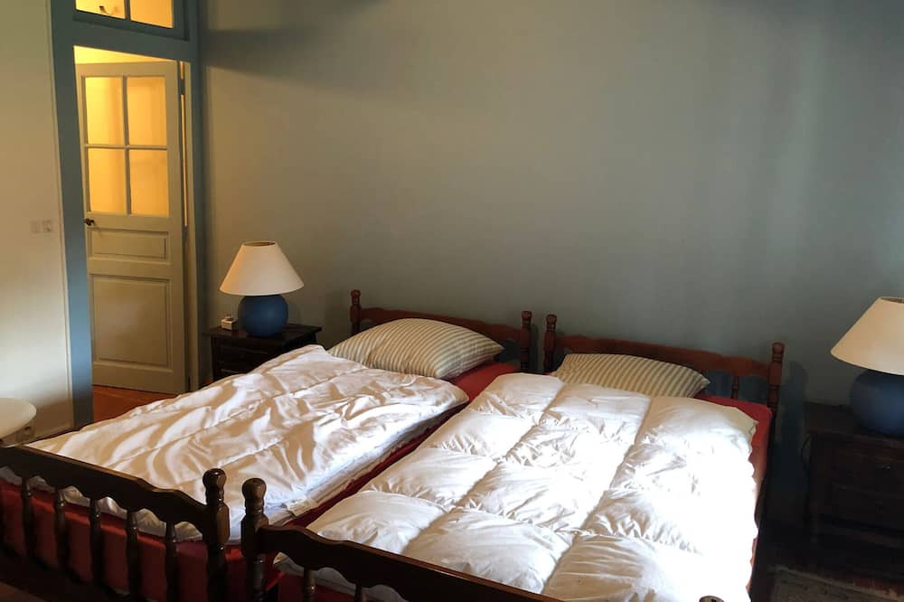 Photo of Bedroom in Saint-Aubin-de-Locquenay