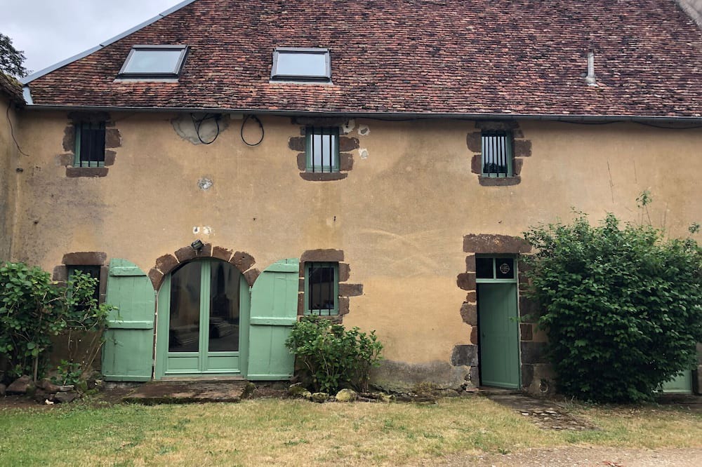Photo of Outdoor in Saint-Aubin-de-Locquenay