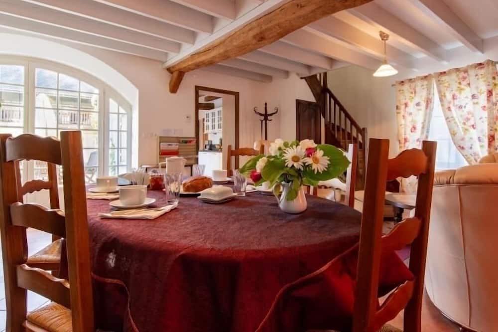 Photo of Kitchen in Courcelles