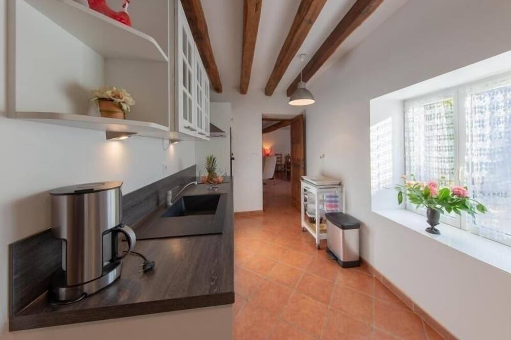 Photo of Kitchen in Courcelles