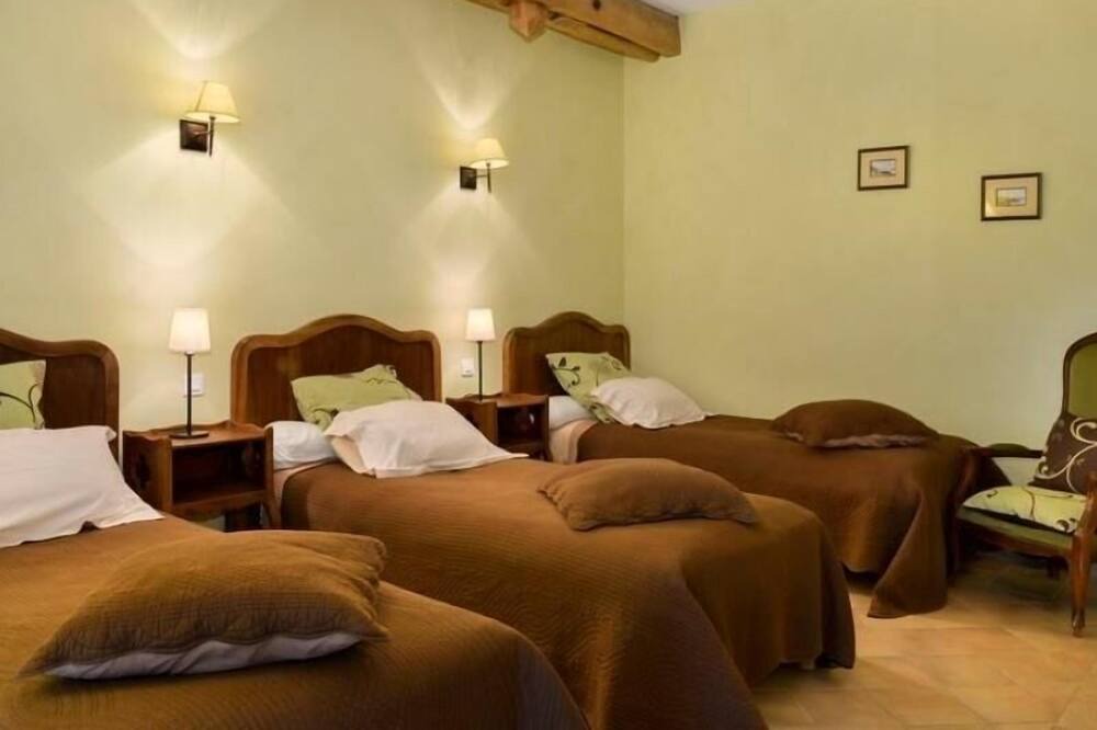 Photo of Bedroom in Malesherbes