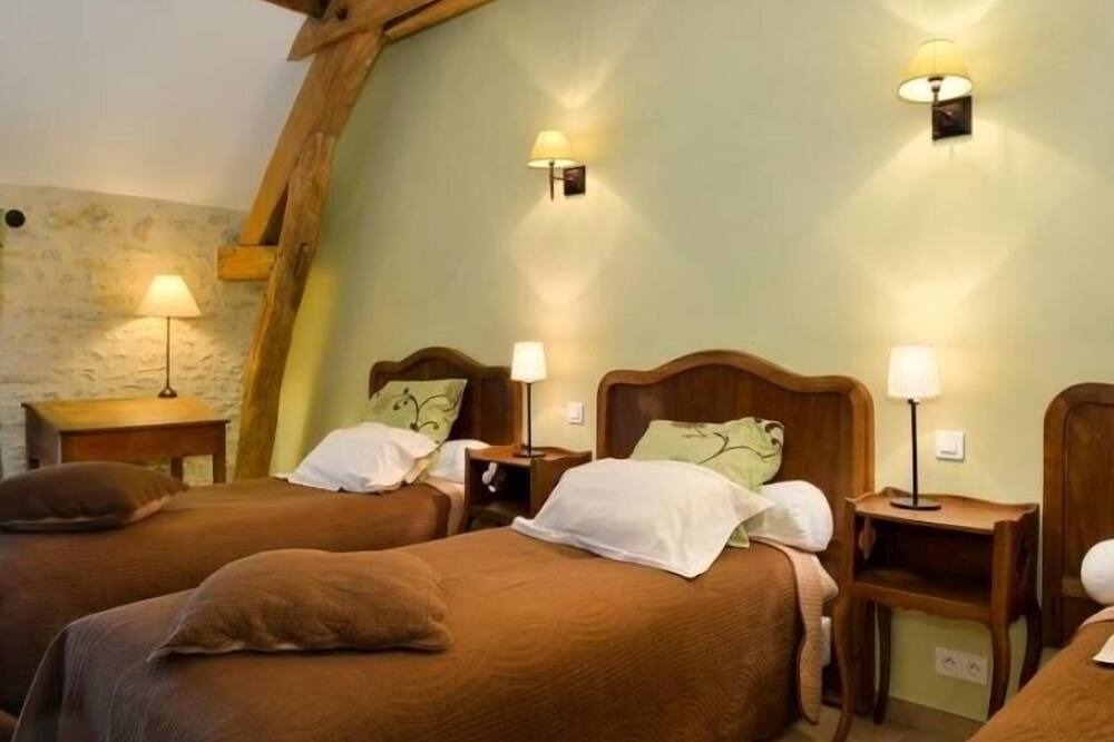 Photo of Bedroom in Malesherbes