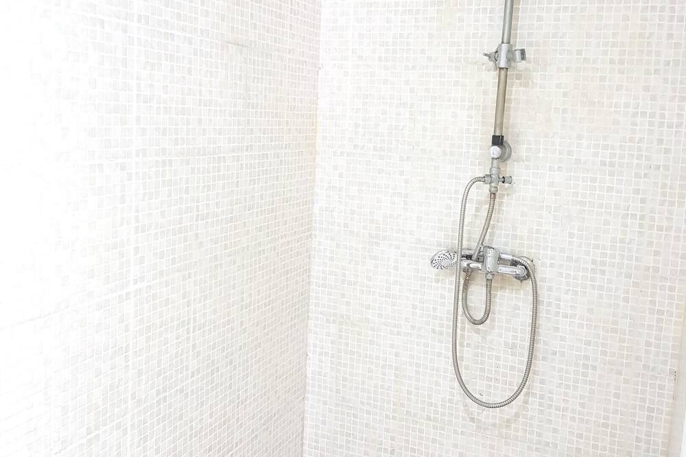 Photo of Bathroom in Fenay