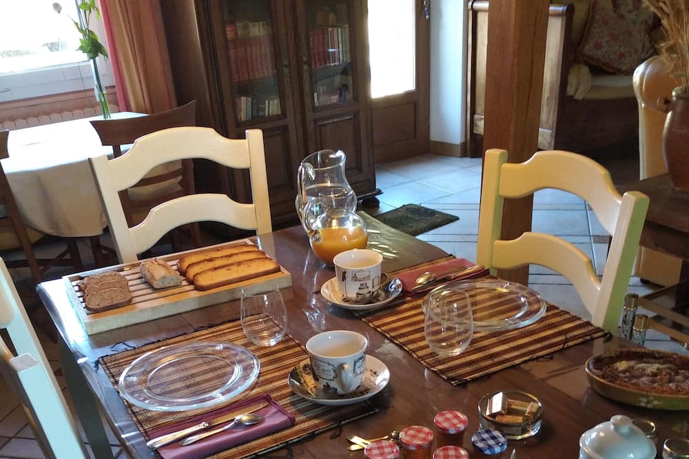 Photo of Kitchen in Lanneray