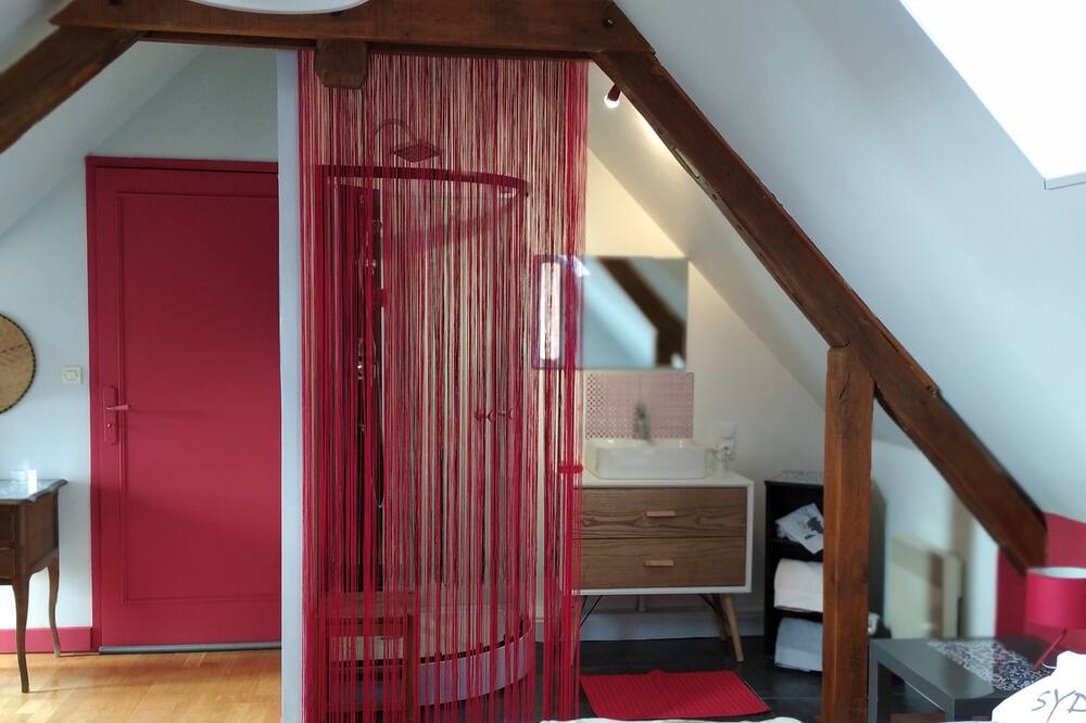 Photo of Bedroom in Lanneray