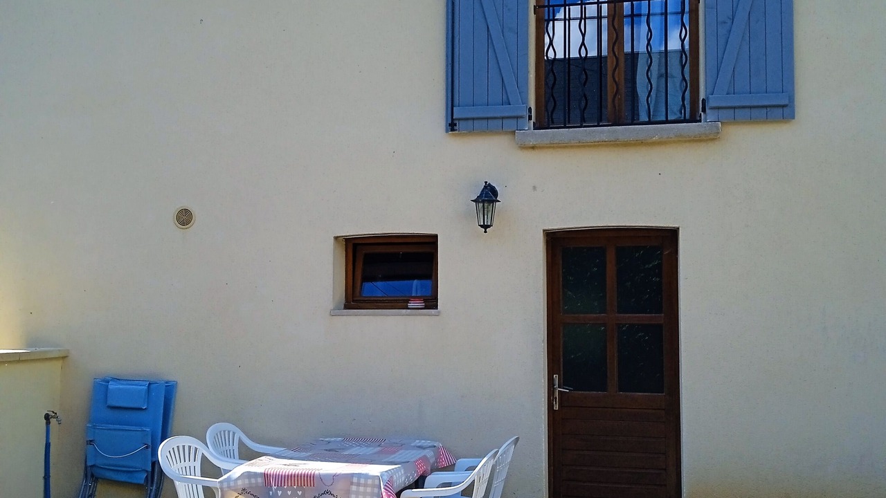 Photo of Outdoor in Azy