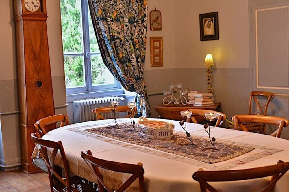 Photo of Kitchen in Lavault-de-Fretoy