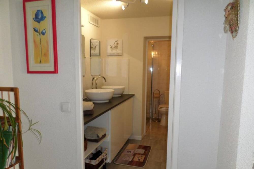 Photo of Bathroom in Saint-Maurice
