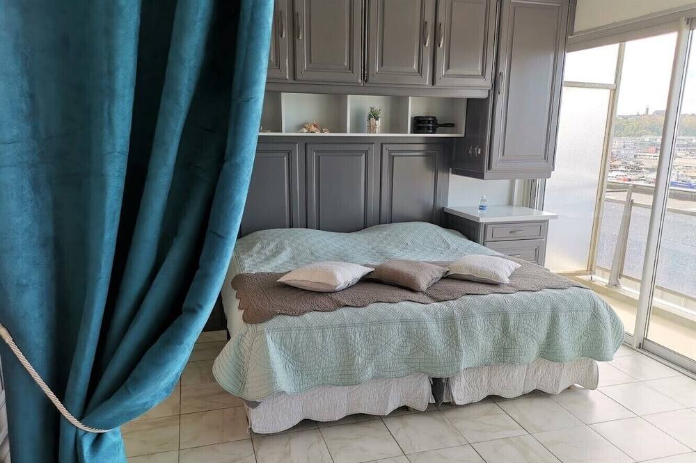 Photo of Bedroom in Boulogne-sur-Mer