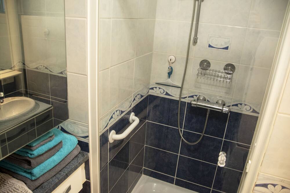 Photo of Bathroom in Boulogne-sur-Mer