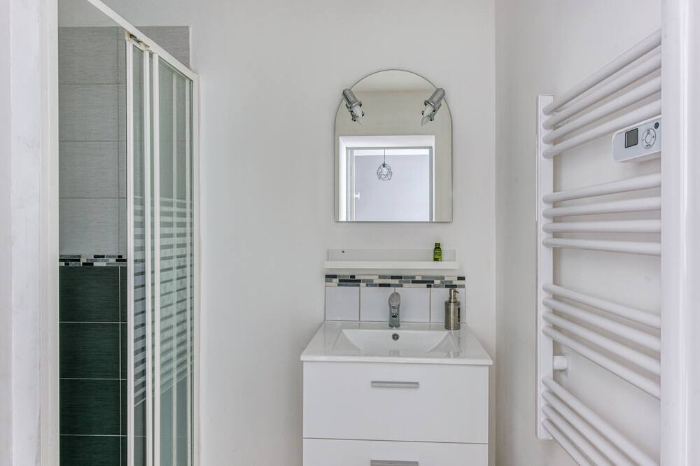 Photo of Bathroom in Dieppe