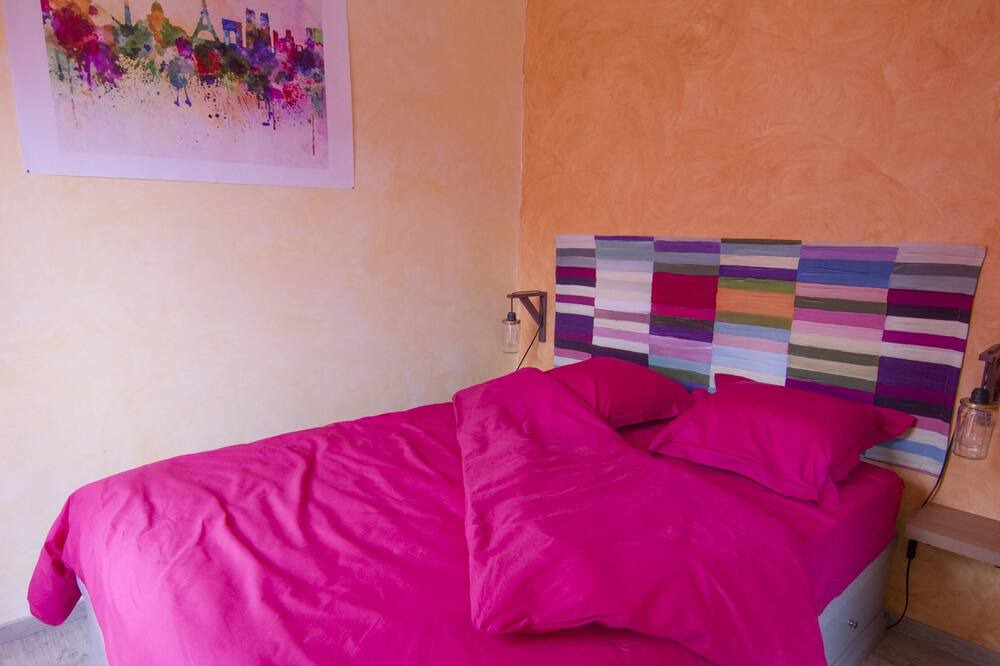 Photo of Bedroom in Mailly-la-Ville