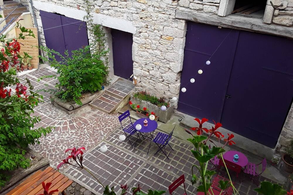 Photo of Outdoor in Mailly-la-Ville