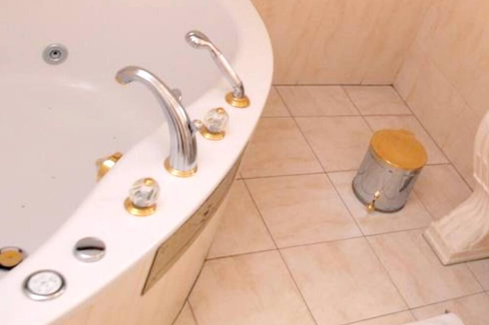 Photo of Bathroom in La Houssaye-en-Brie