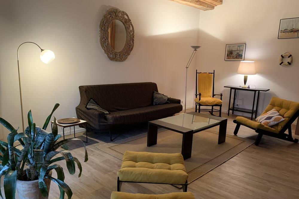 Photo of Livingroom in Commes