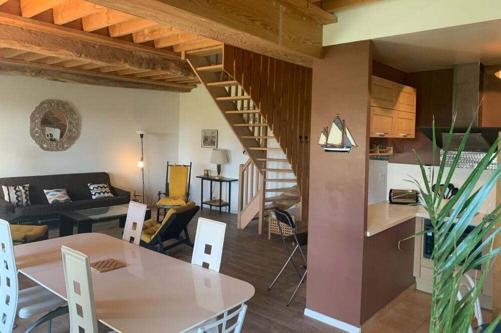 Photo of Livingroom in Commes