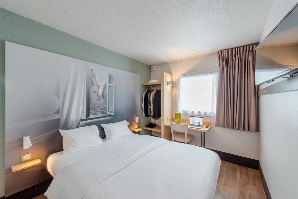 Photo of Bedroom in Proville