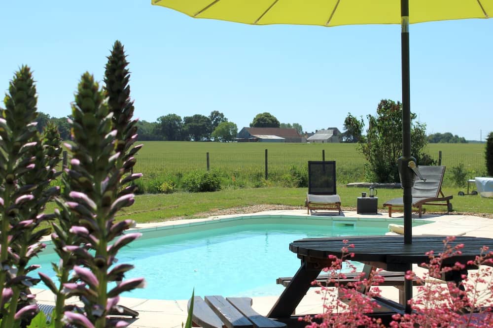 Photo of Outdoor in Noyant-Villages