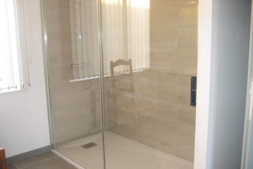 Photo of Bathroom in Ledringhem