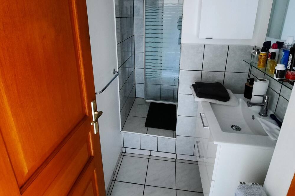 Photo of Bathroom in Maubeuge