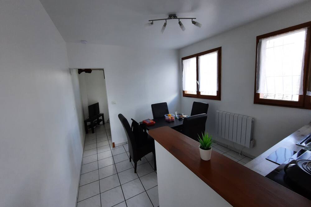 Photo of Bedroom in Maubeuge