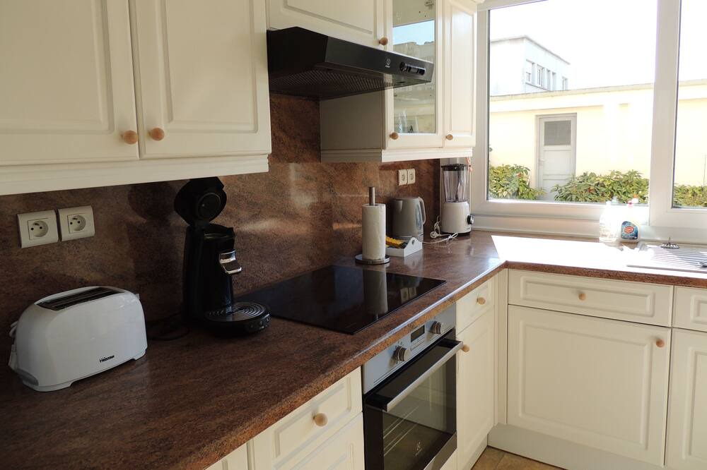 Photo of Kitchen in Glacis-Victoire