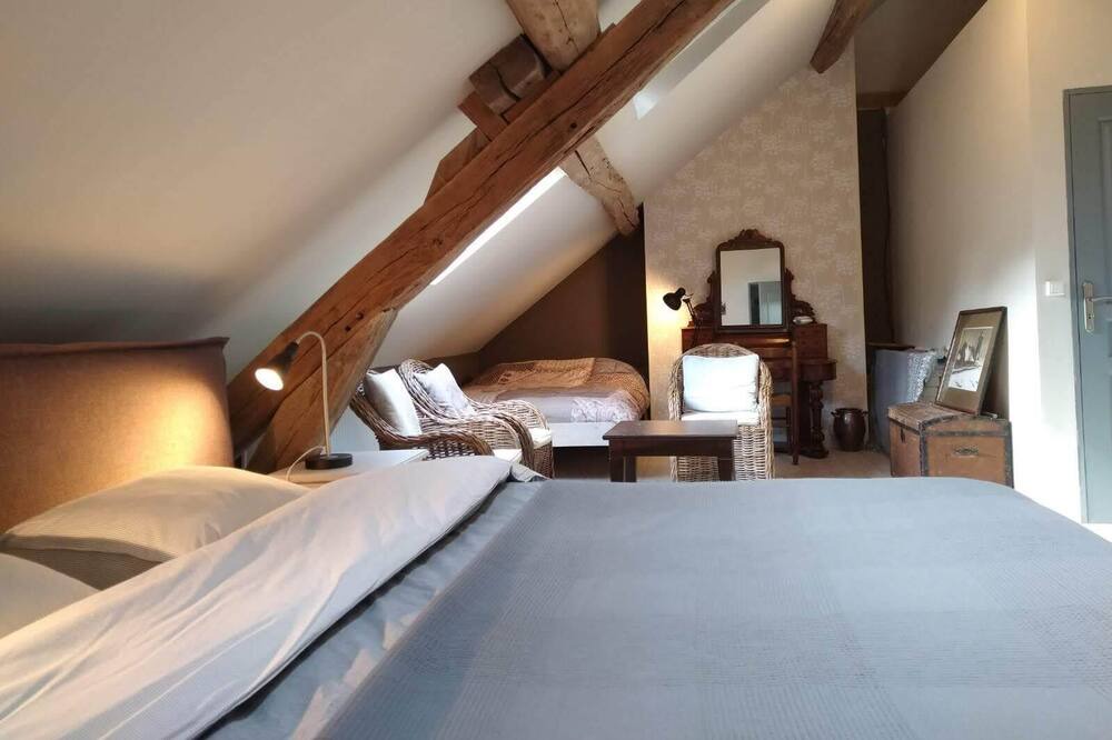 Photo of Bedroom in Signy-lAbbaye