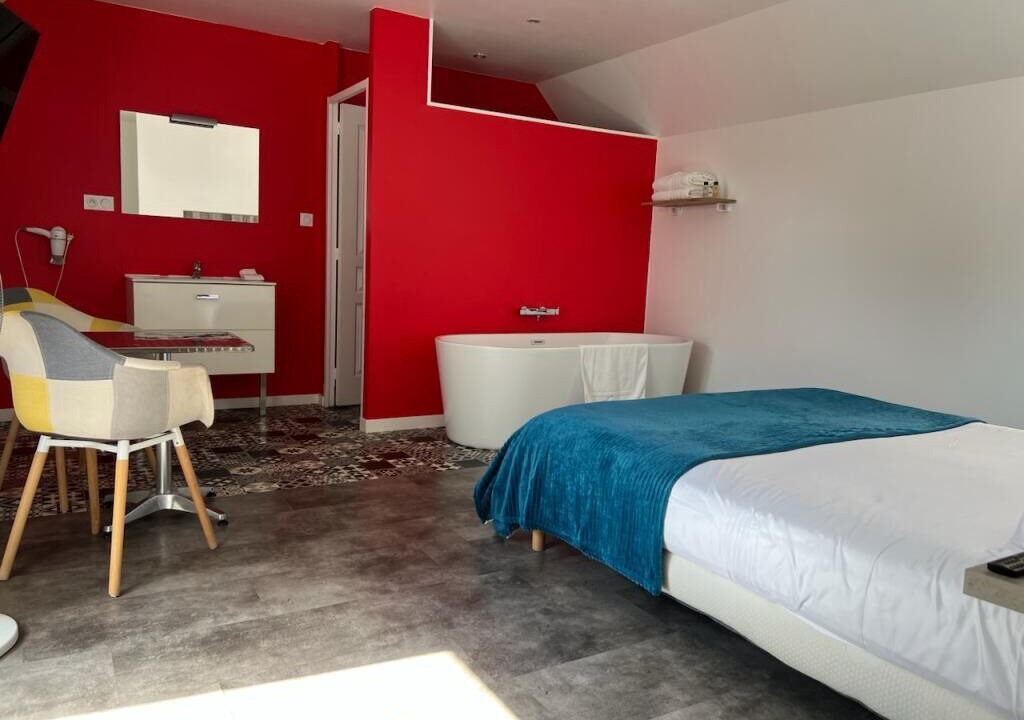 Photo of Bedroom in Isques