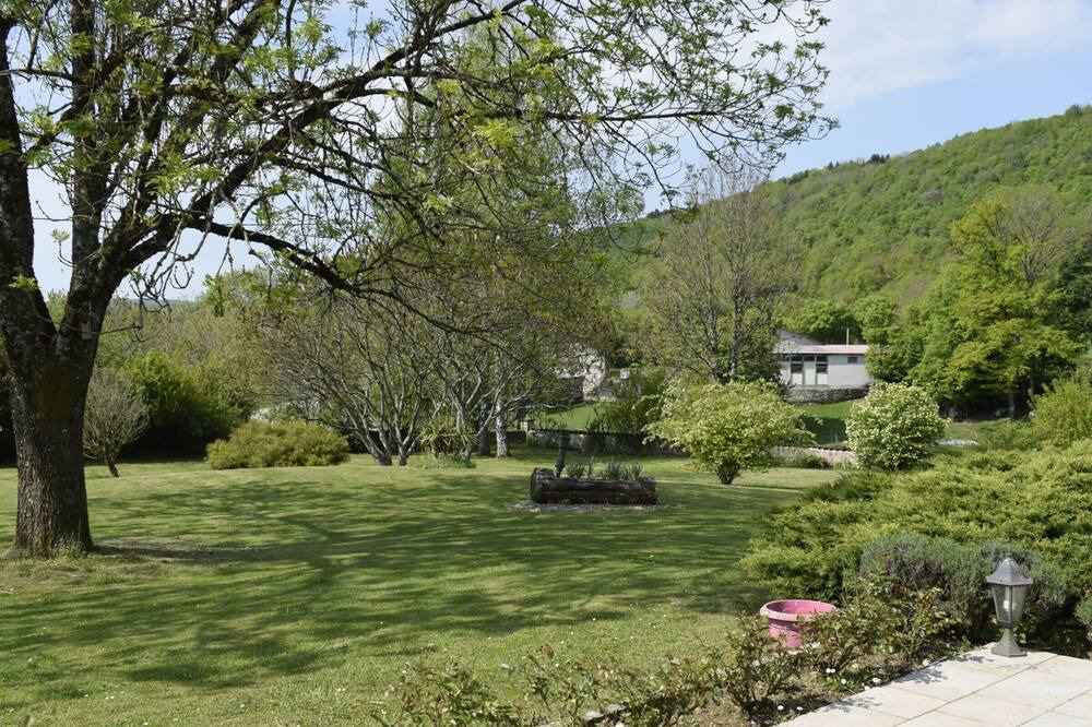 Photo of Outdoor in Graye-et-Charnay