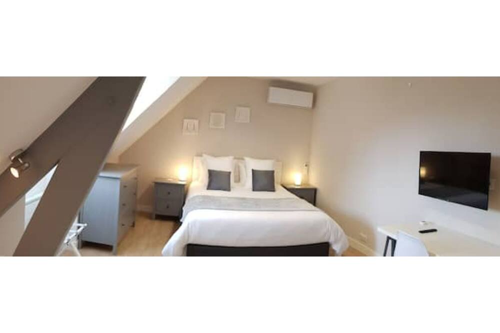 Photo of Bedroom in Milly-la-Foret
