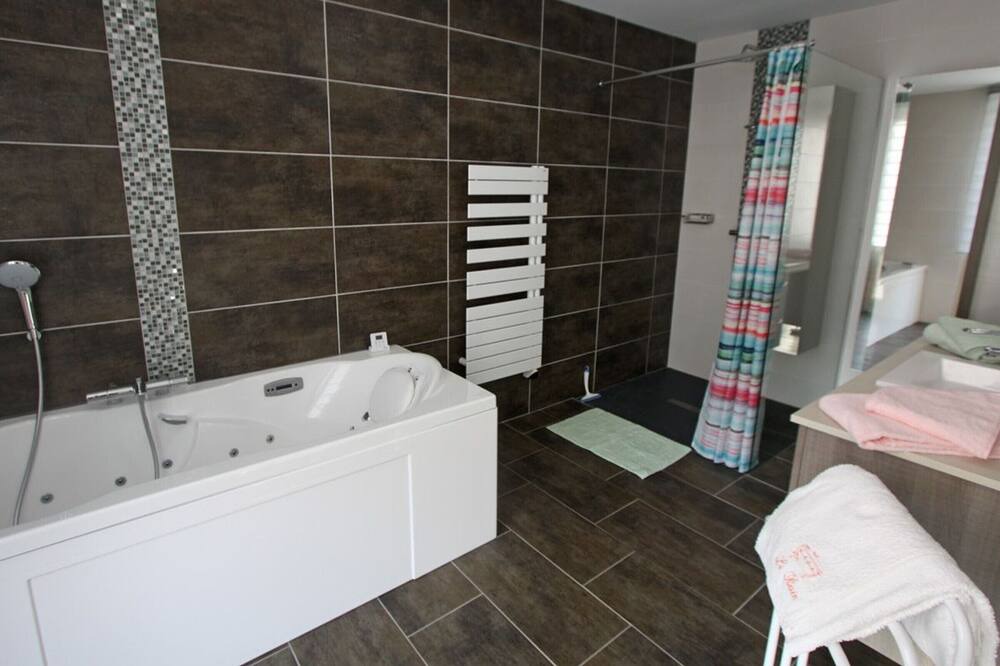 Photo of Bathroom in Haillainville