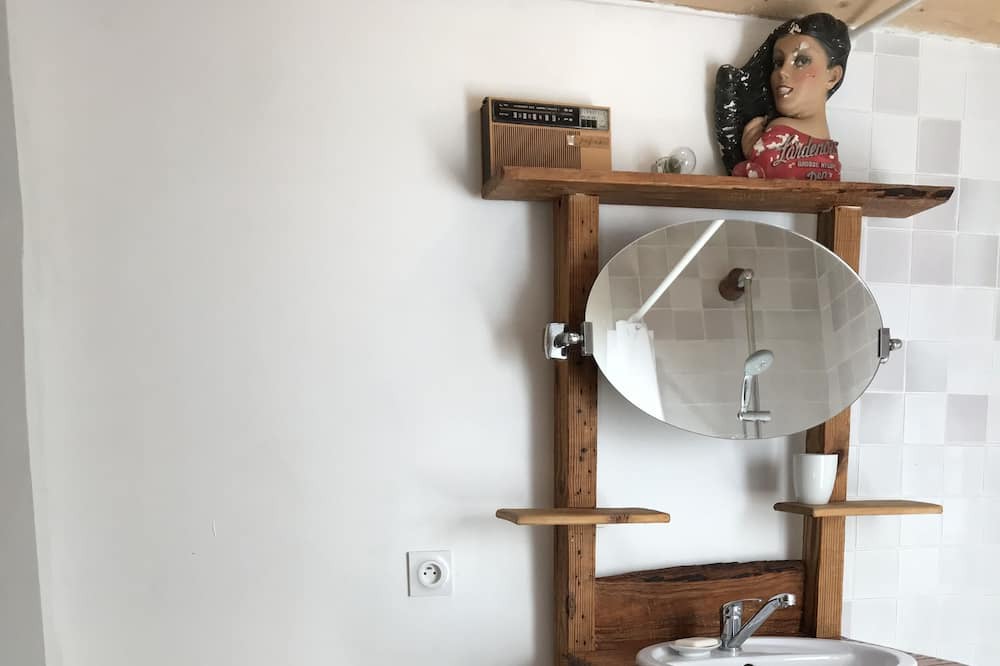 Photo of Bathroom in Blaunac