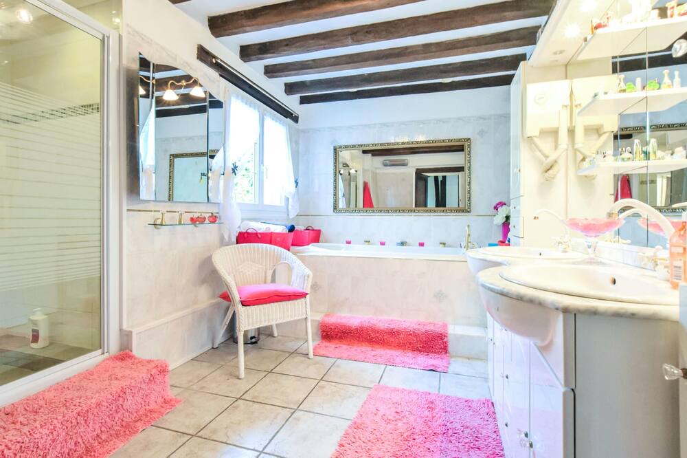 Photo of Bathroom in Fervaques