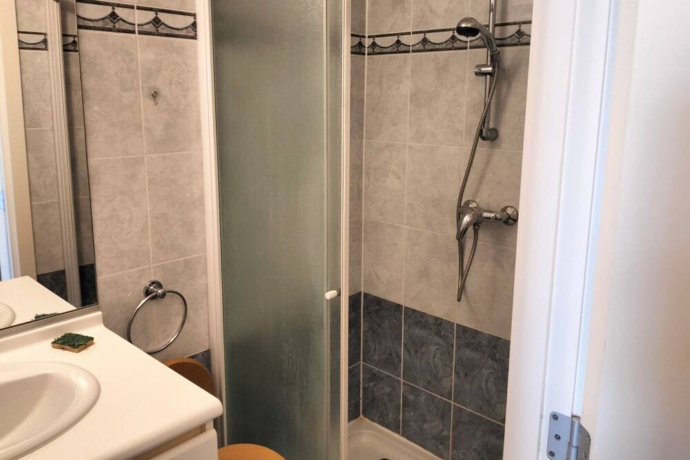Photo of Bathroom in Dunkirk