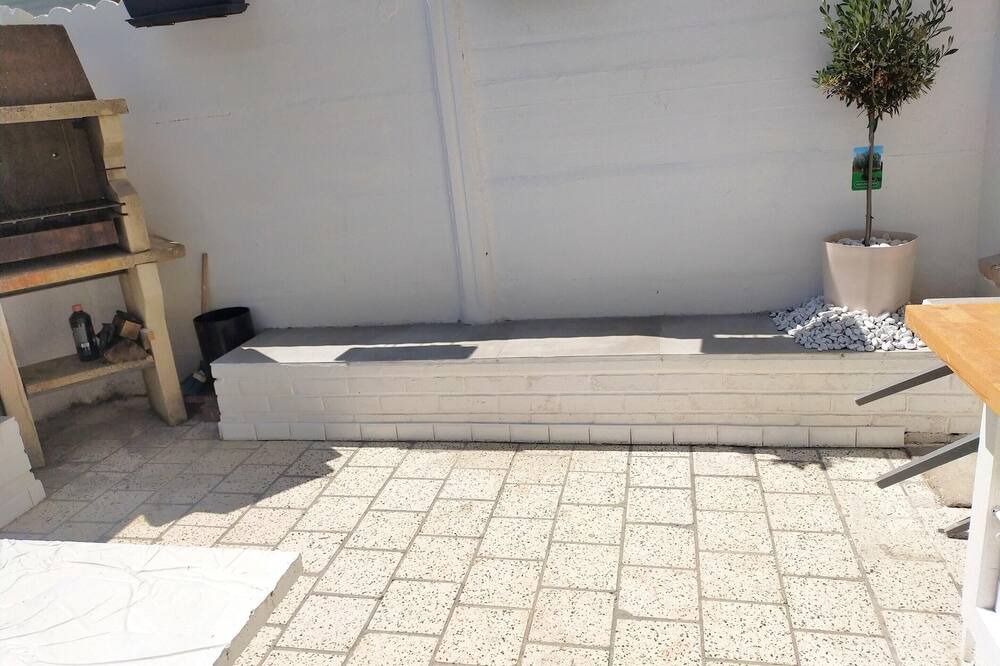 Photo of Outdoor in Lens