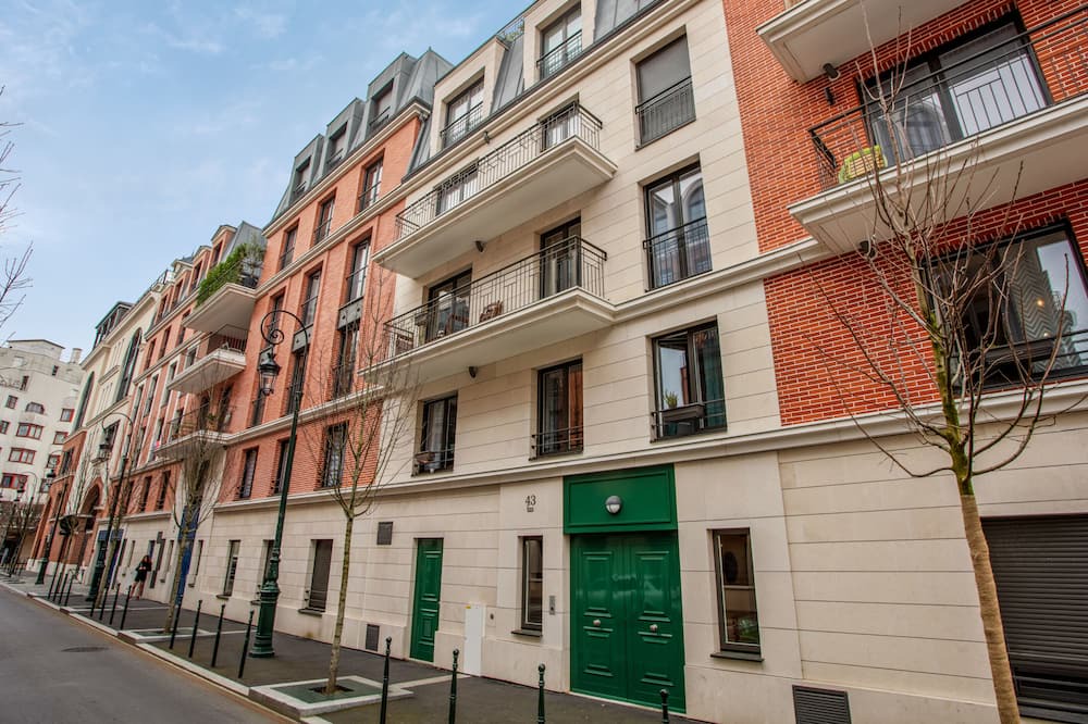 Photo of Outdoor in Puteaux