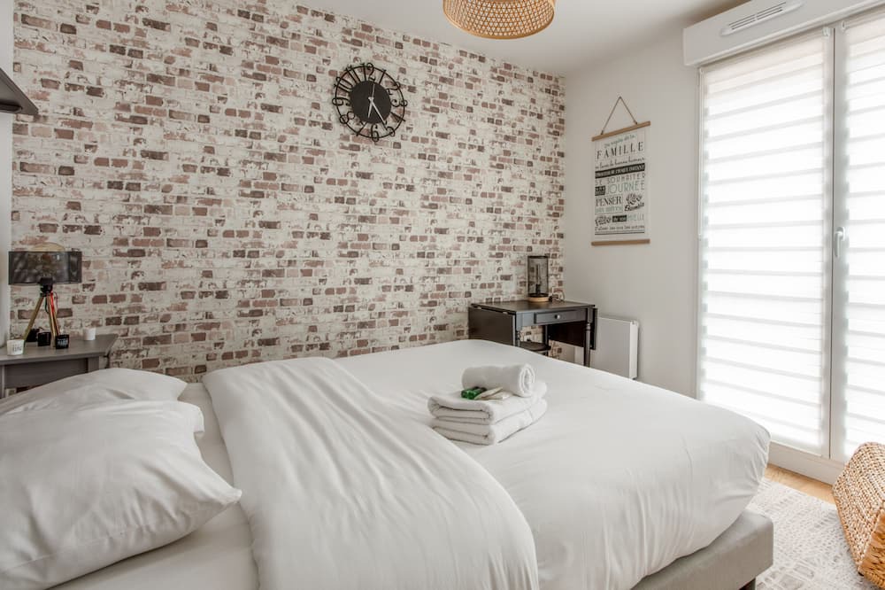 Photo of Bedroom in Puteaux