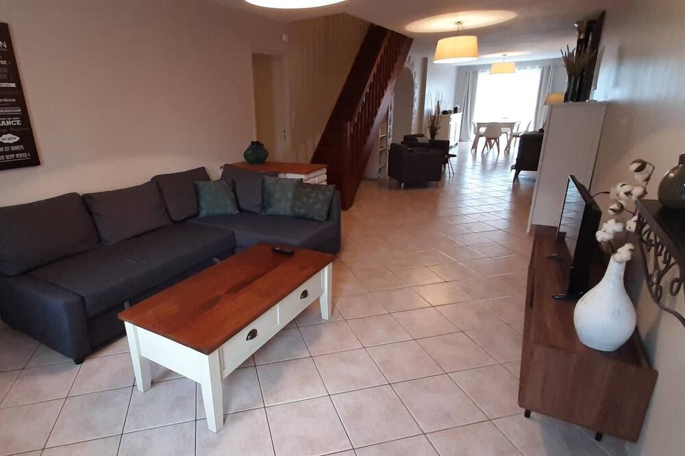 Photo of Livingroom in Vaux-Villaine