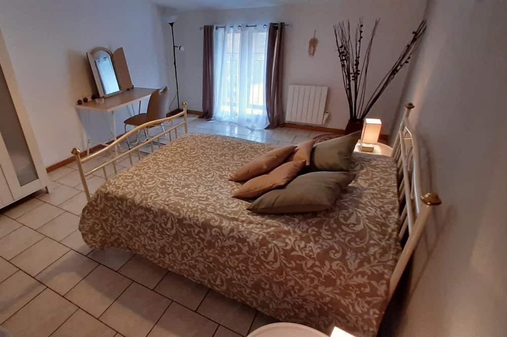 Photo of Bedroom in Vaux-Villaine