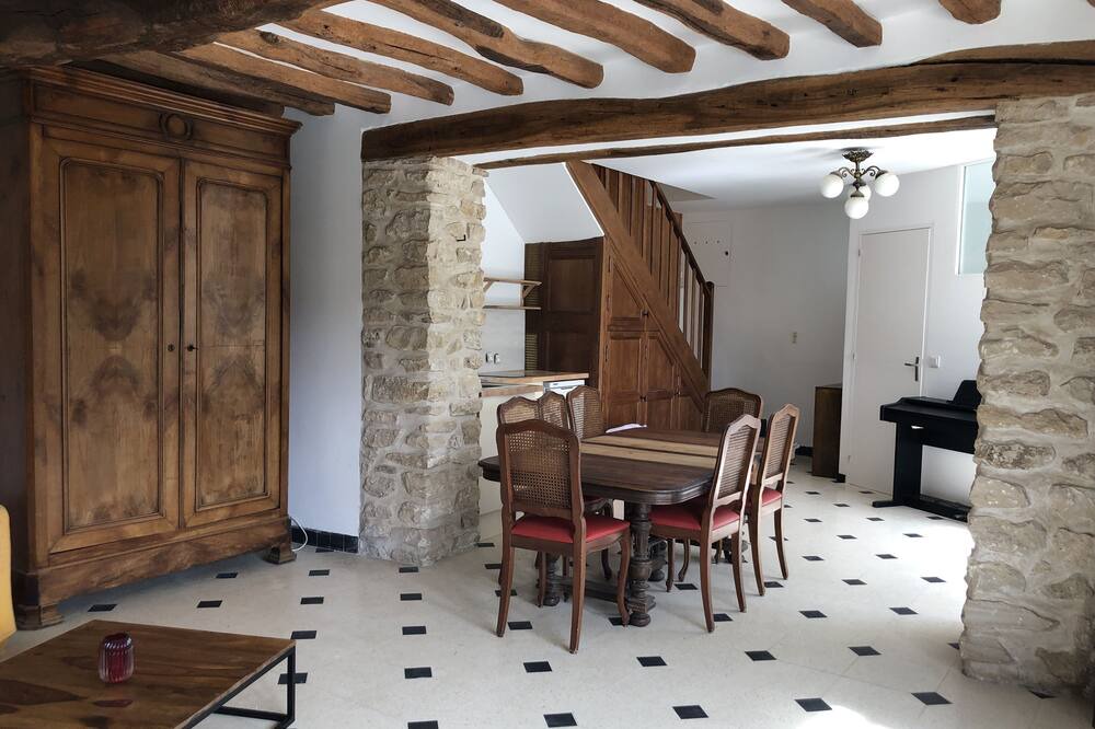Photo of Livingroom in Villers-en-Arthies
