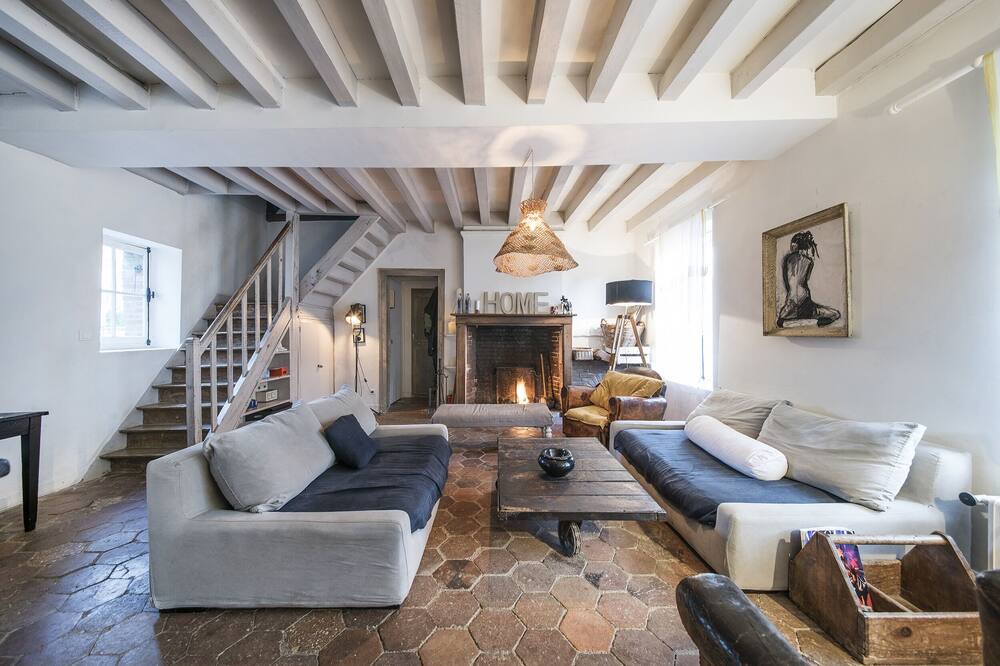 Photo of Livingroom in La Chapelle-Forainvilliers