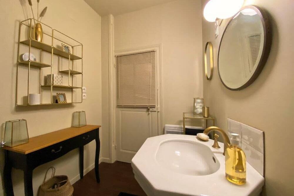 Photo of Bathroom in Tournus