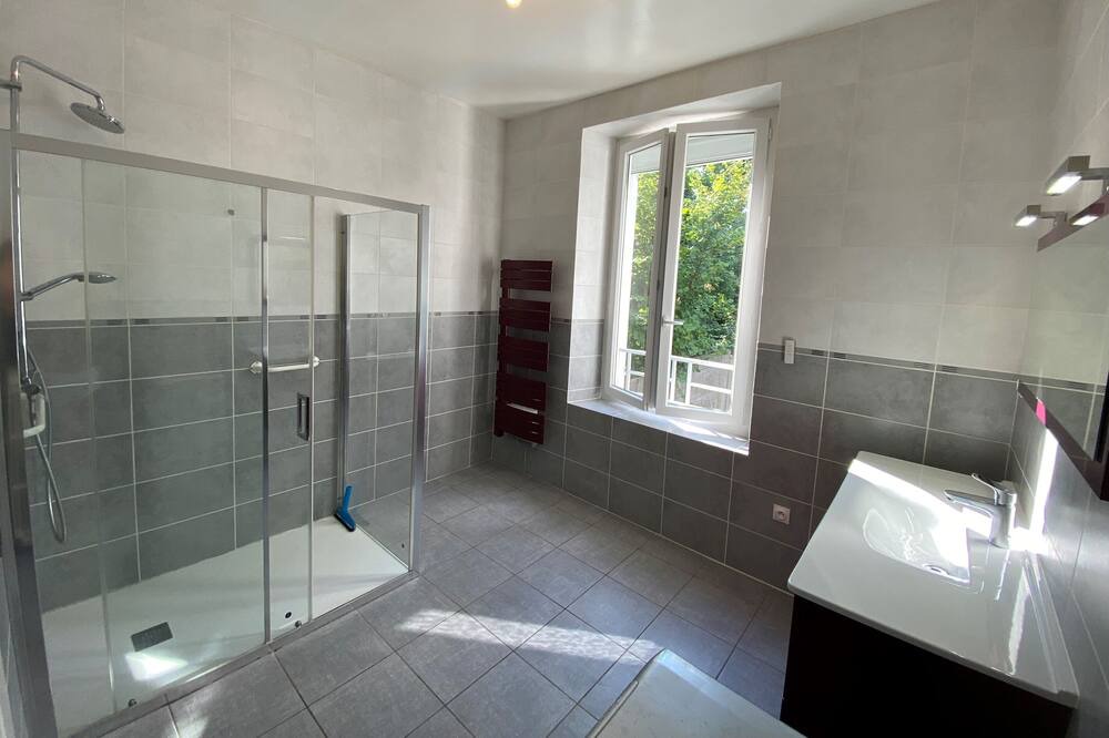 Photo of Bathroom in Neuvy-sur-Loire