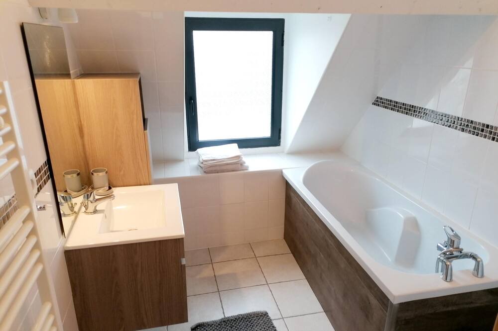 Photo of Bathroom in Sainte-Genevieve-les-Gasny