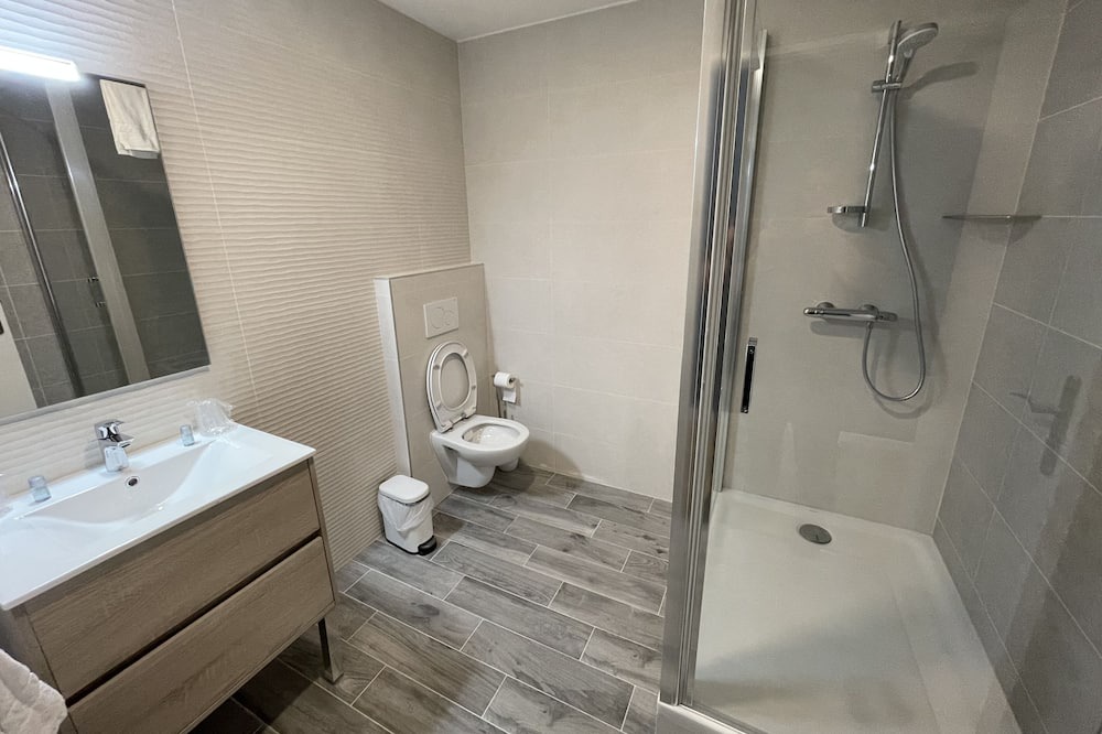 Photo of Bathroom in Le Thillay
