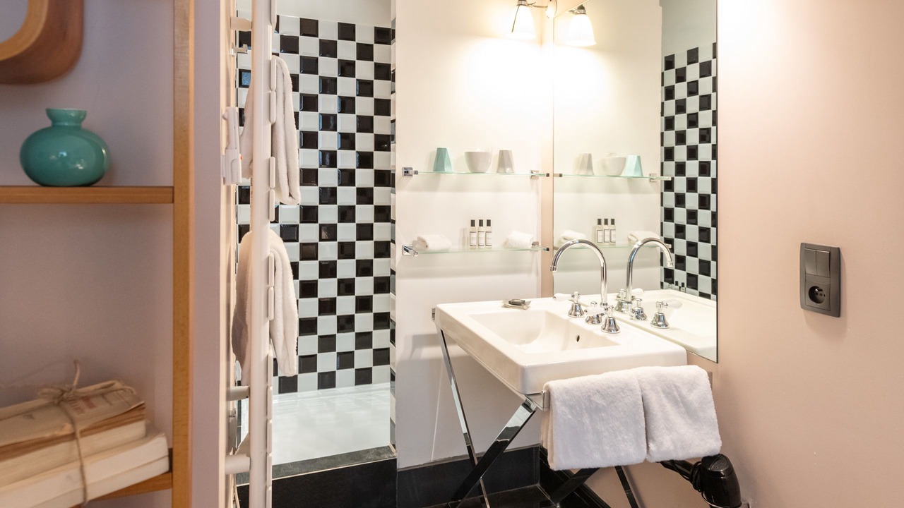 Photo of Bathroom in Saint-Merri