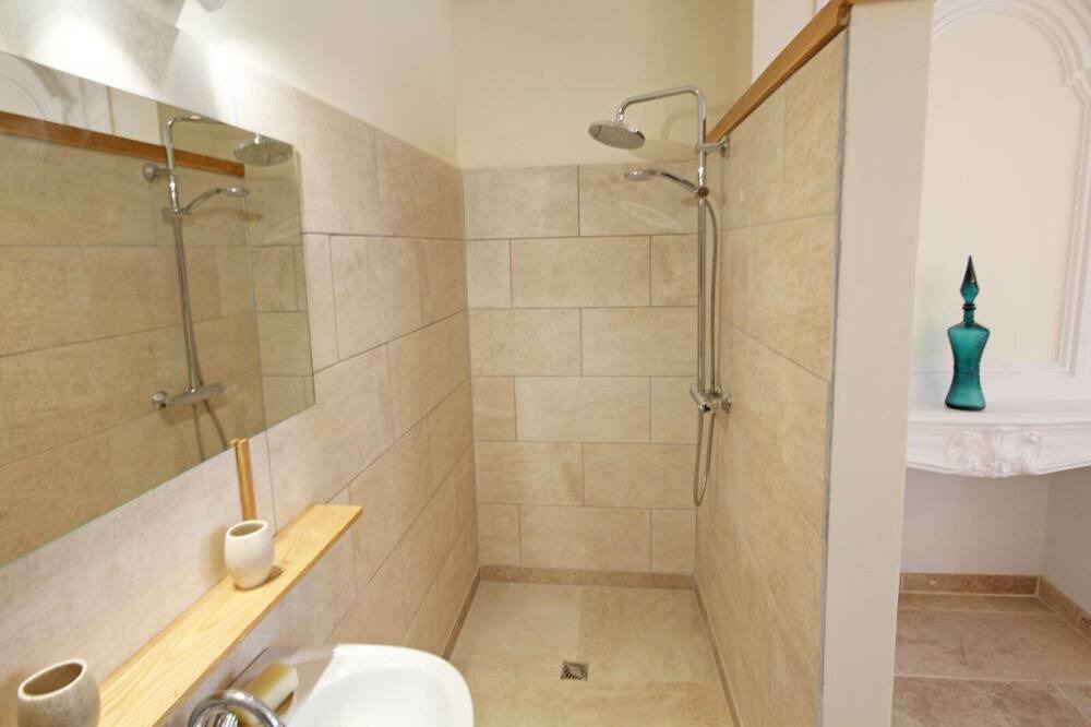 Photo of Bathroom in Sahurs
