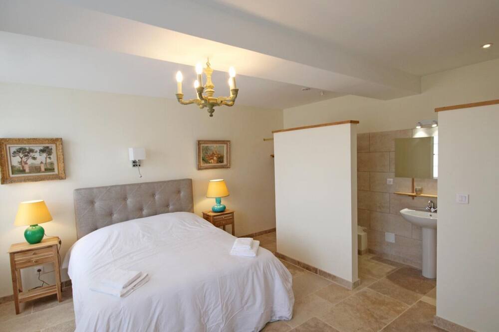 Photo of Bedroom in Sahurs