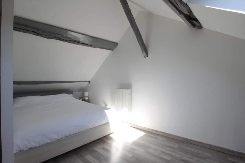 Photo of Bedroom in Arpajon